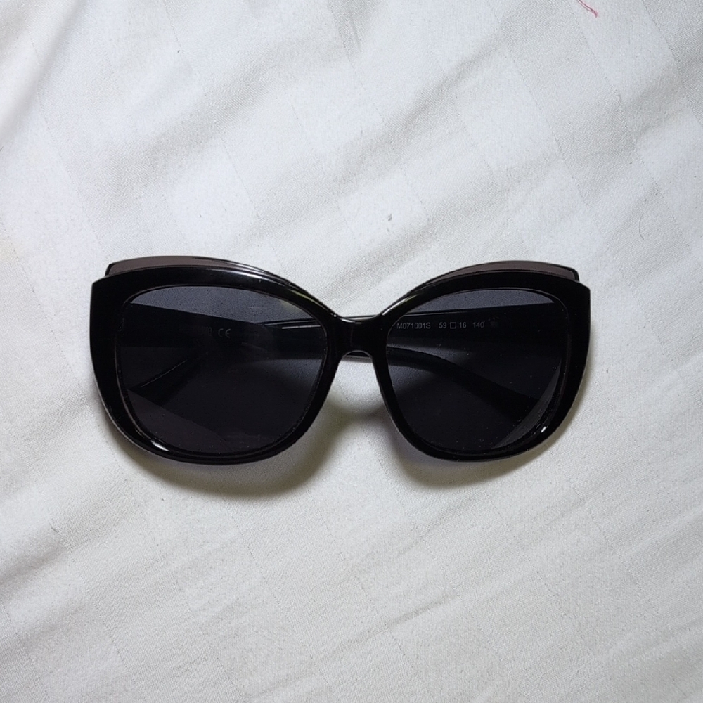 💥3/65$💥 Moschino Elegant Black Sunglasses
